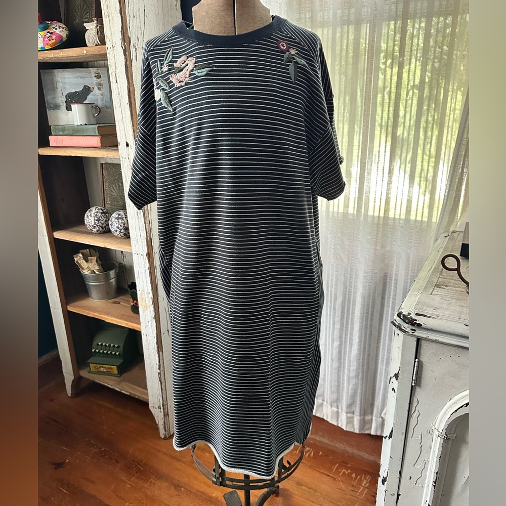 Abercrombie & Fitch Navy and White Striped sweatshirt Dress